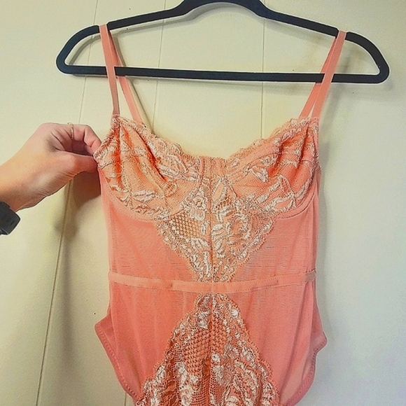 Forever 21 NWT Pink Lace Mesh Bodysuit Sexy - Picture 3 of 8